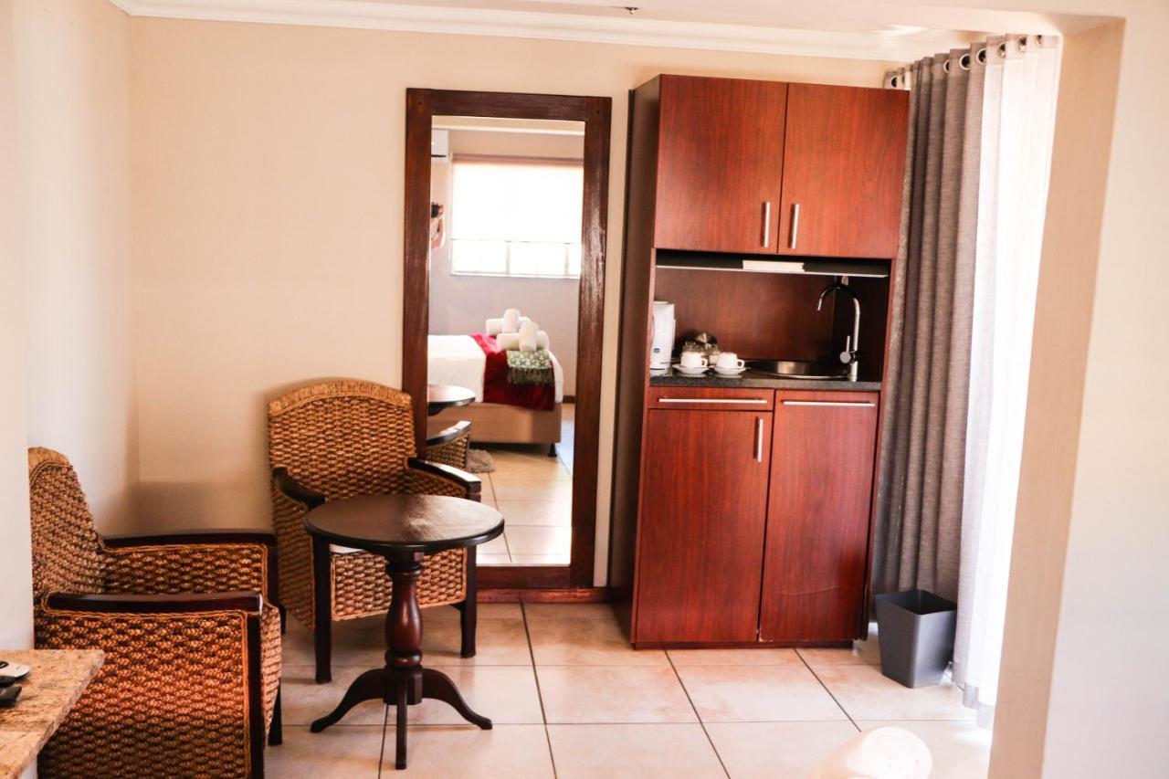 Aps Guesthouse Windhoek Exteriör bild